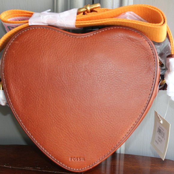 Fossil Leather Heart Bag Crossbody - Picture 4 of 12